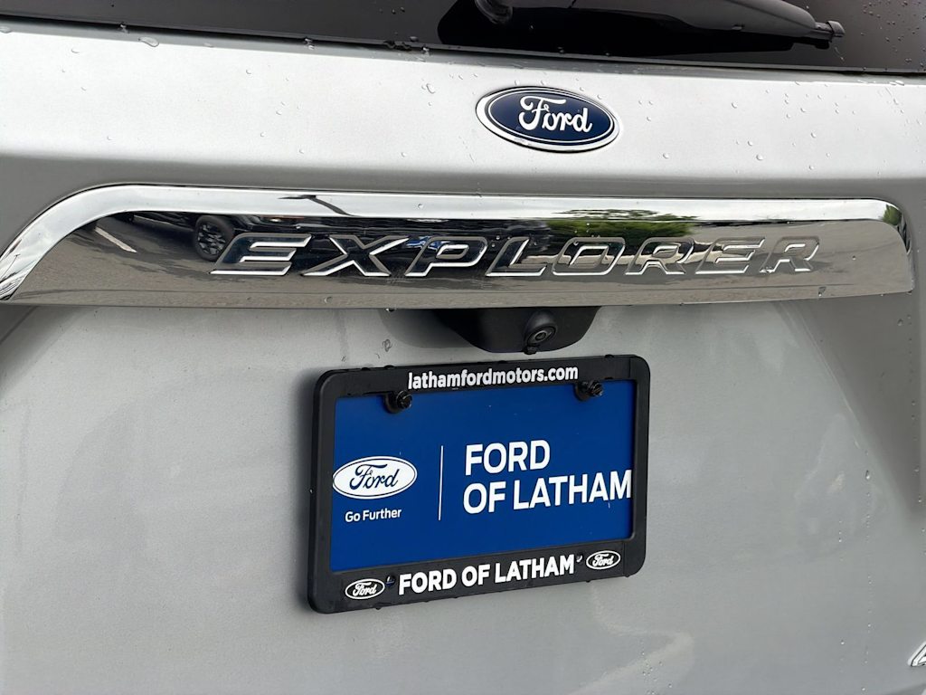 Thumbnail: 2022 Ford Explorer - 14