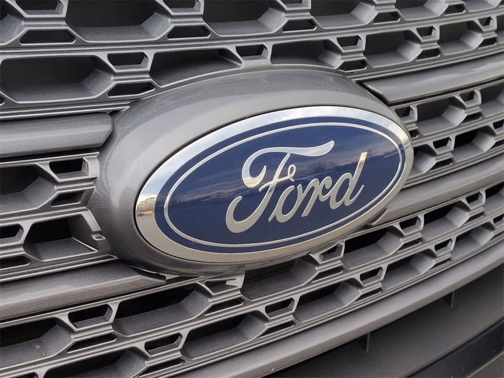 Thumbnail: 2022 Ford Explorer - 7