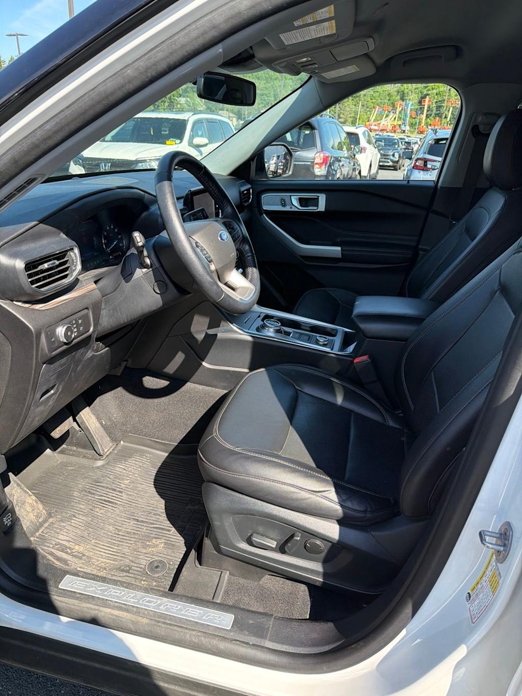 Thumbnail: 2022 Ford Explorer - 4