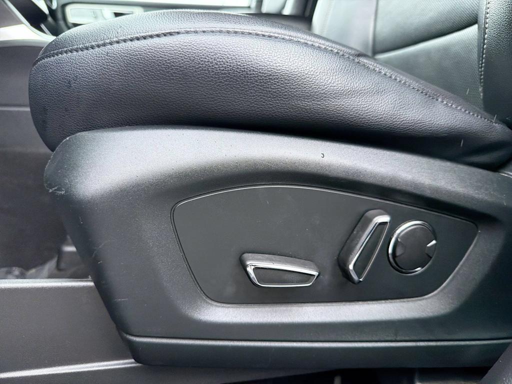 Thumbnail: 2020 Ford Explorer - 27