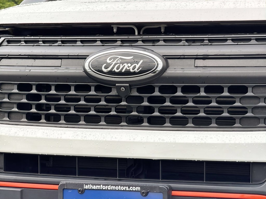 Thumbnail: 2022 Ford Explorer - 6