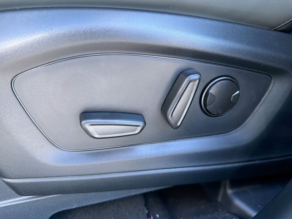 Thumbnail: 2026 Ford Explorer - 24