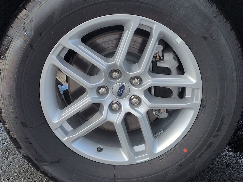 Thumbnail: 2025 Ford Explorer - 8