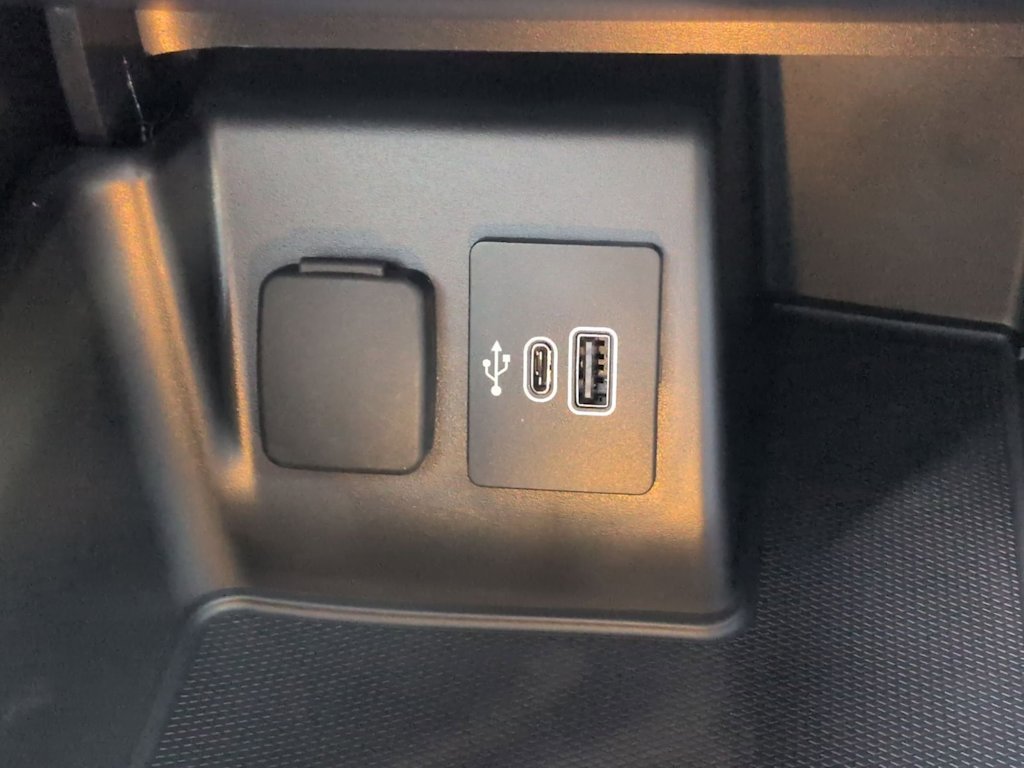 Thumbnail: 2025 Ford Explorer - 36