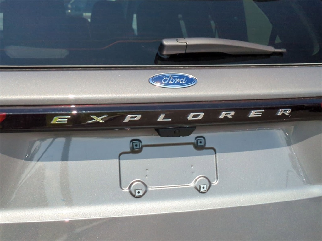 2025 Ford Explorer Active 25