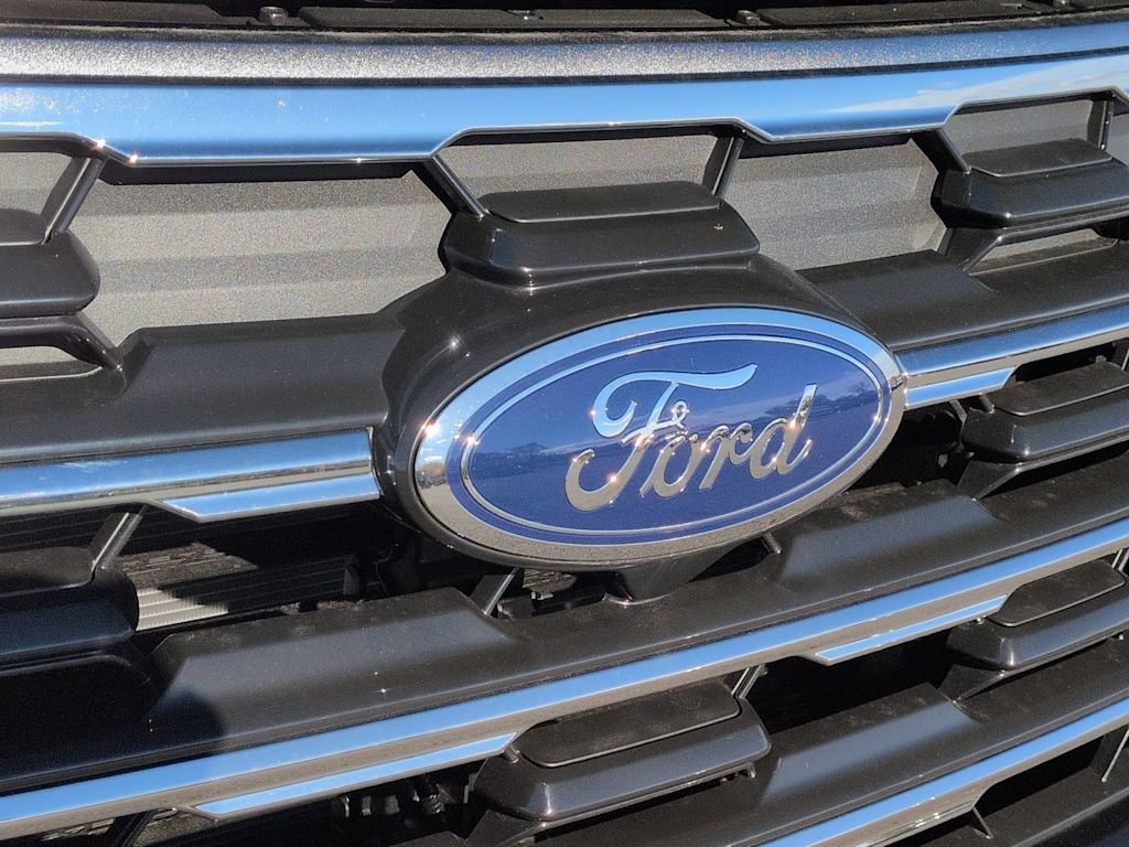 Thumbnail: 2026 Ford Explorer - 8