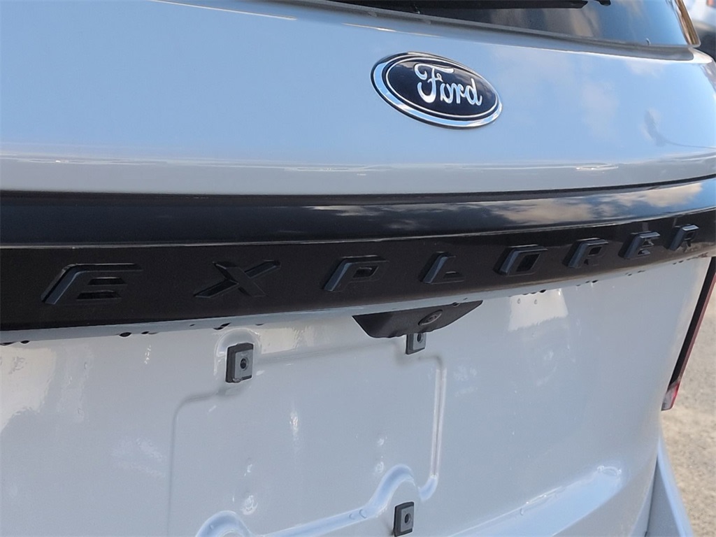 Thumbnail: 2026 Ford Explorer - 7