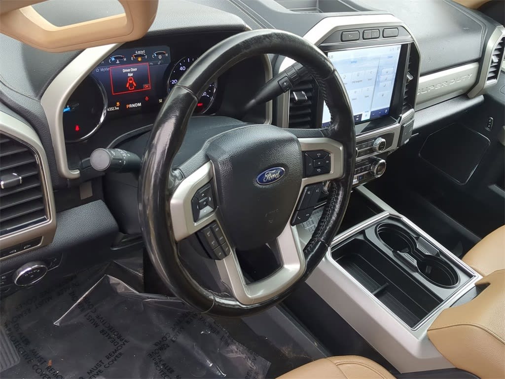 2022 Ford F-350 Lariat 2