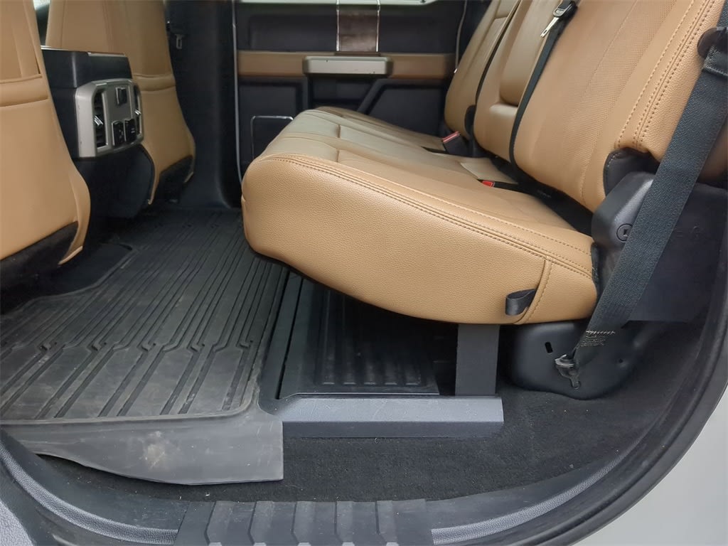 2022 Ford F-350 Lariat 11