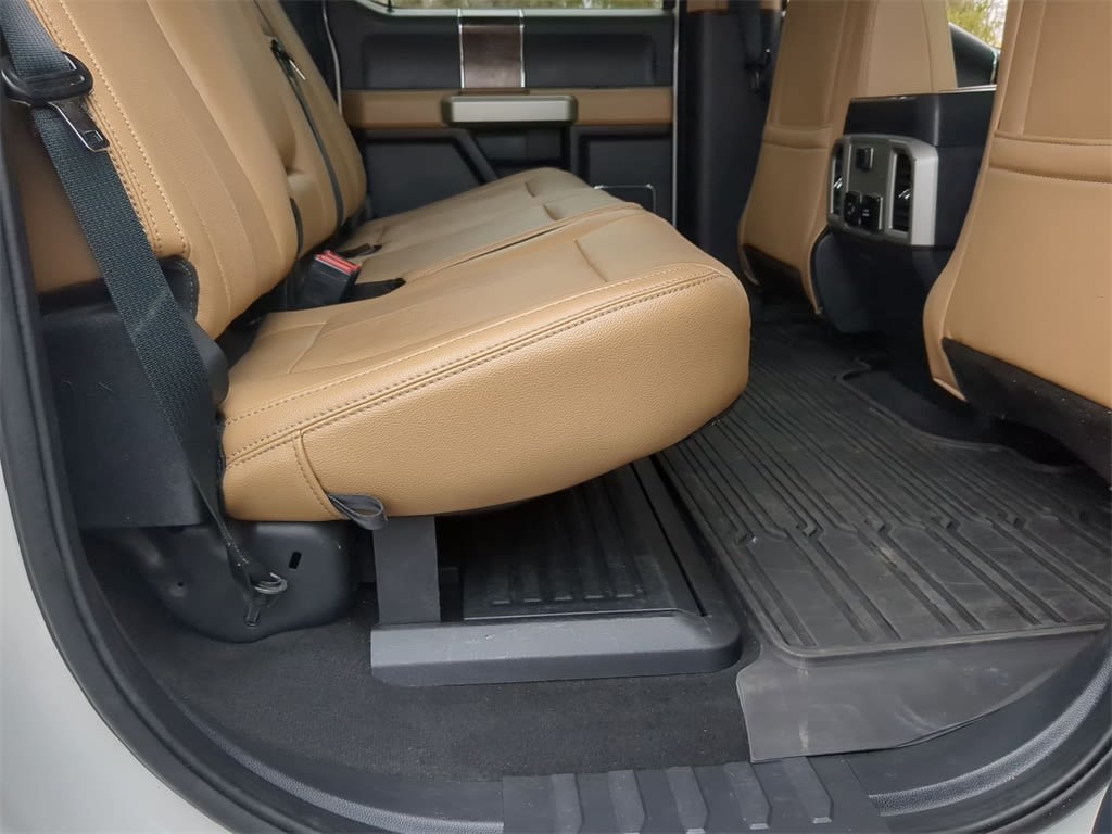 2022 Ford F-350 Lariat 10