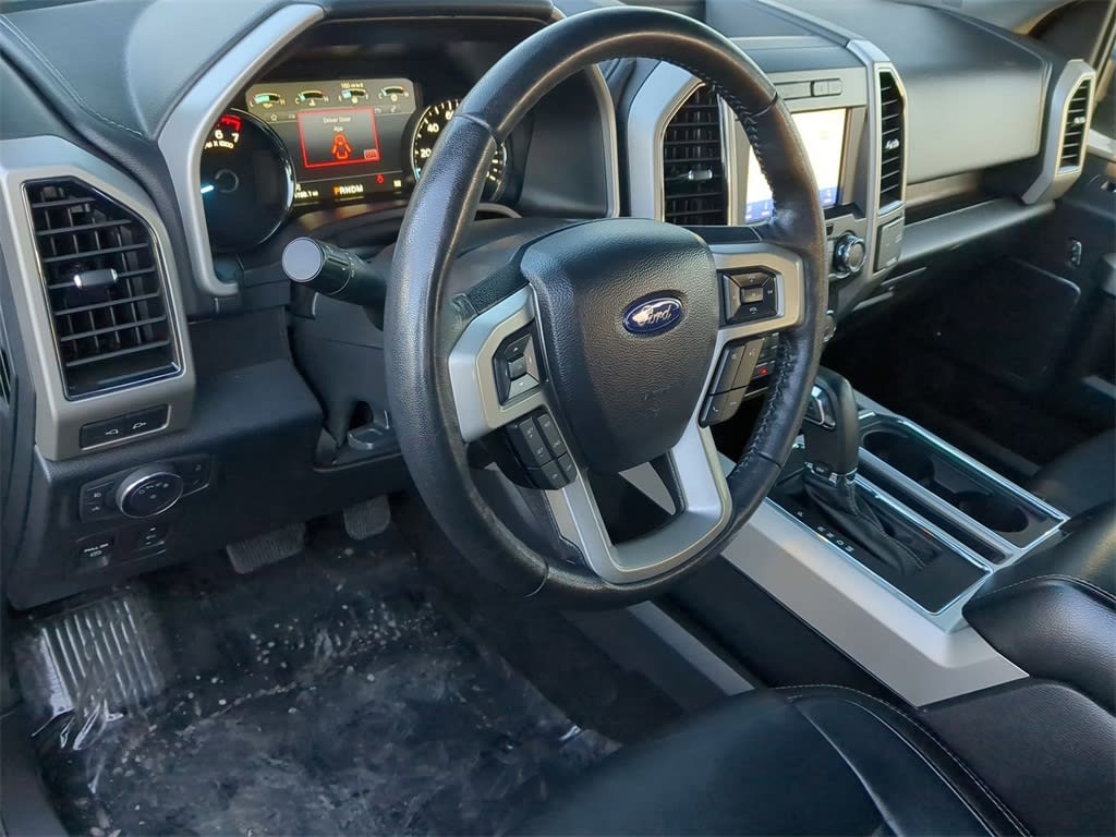 2019 Ford F-150 Lariat 2