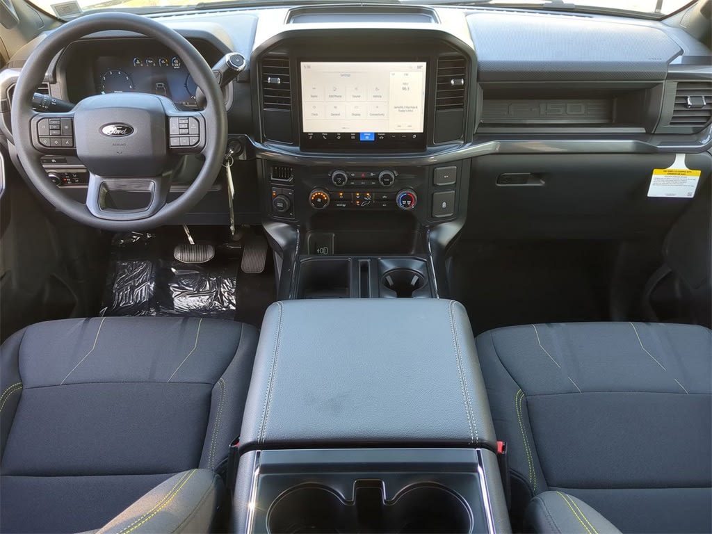 2025 Ford F-150 STX 8