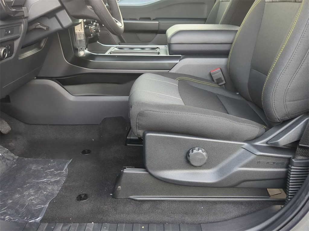 2025 Ford F-150 STX 9