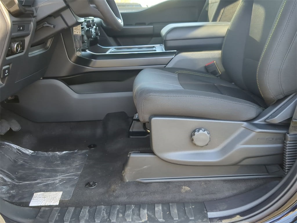 2025 Ford F-150 STX 9