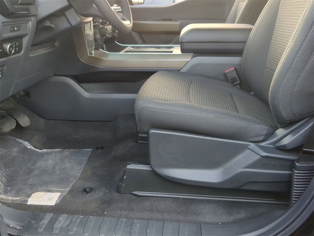 2025 Ford F-150 STX 28