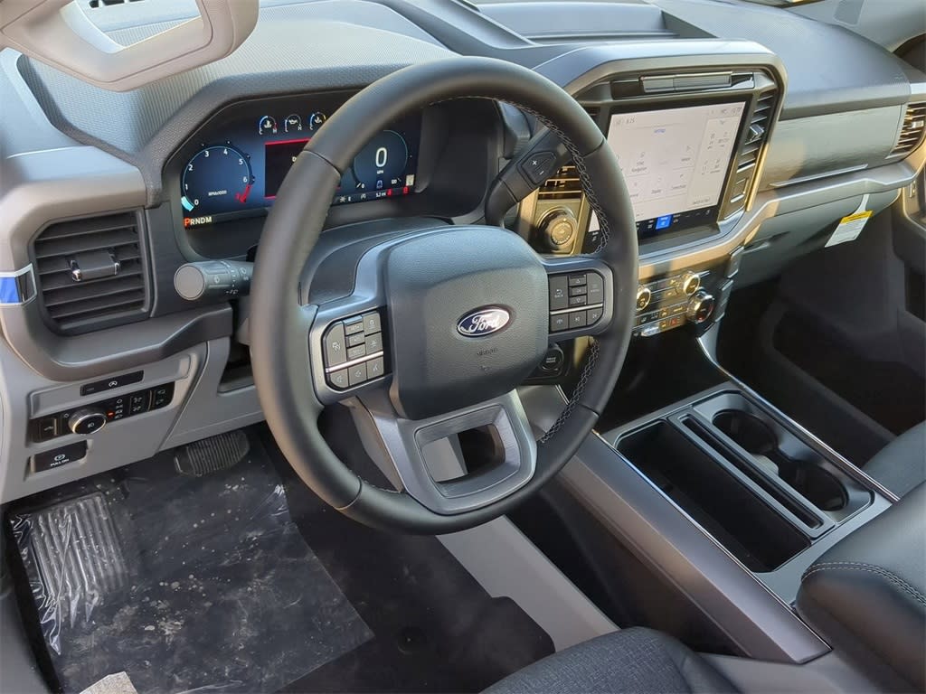 2025 Ford F-150 XLT 2