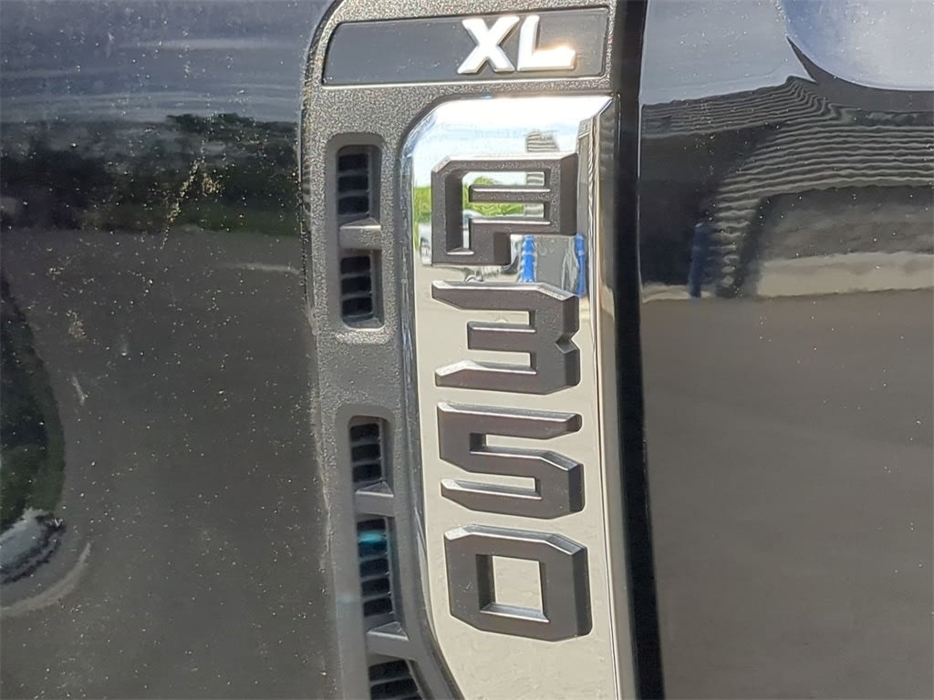 Thumbnail: 2025 Ford F-350 - 13