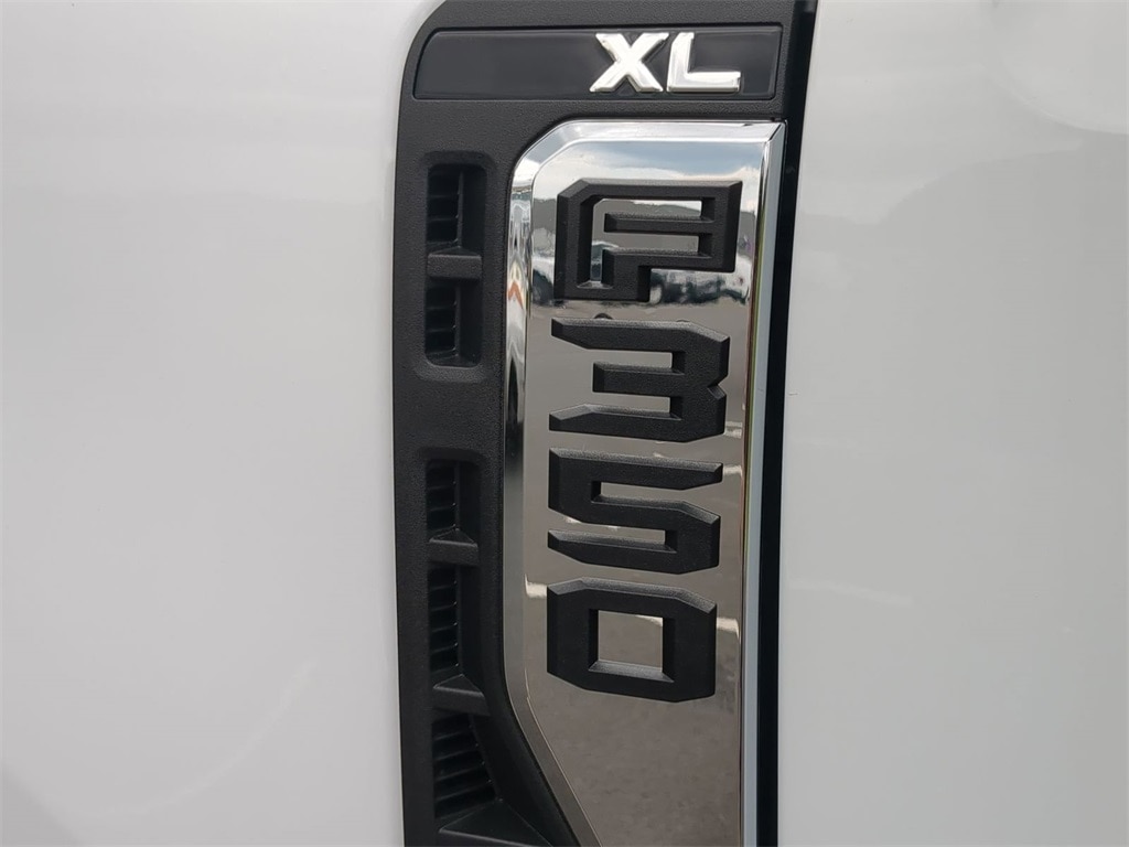 Thumbnail: 2025 Ford F-350 - 18