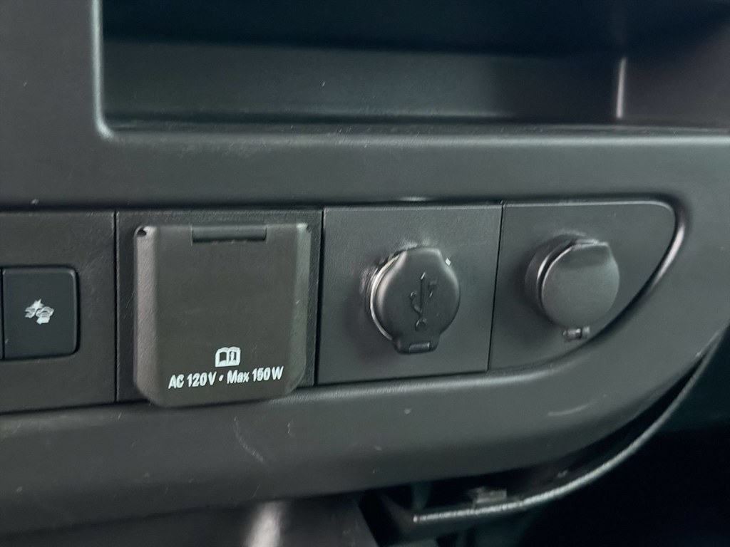 Thumbnail: 2019 Chevrolet Express - 32