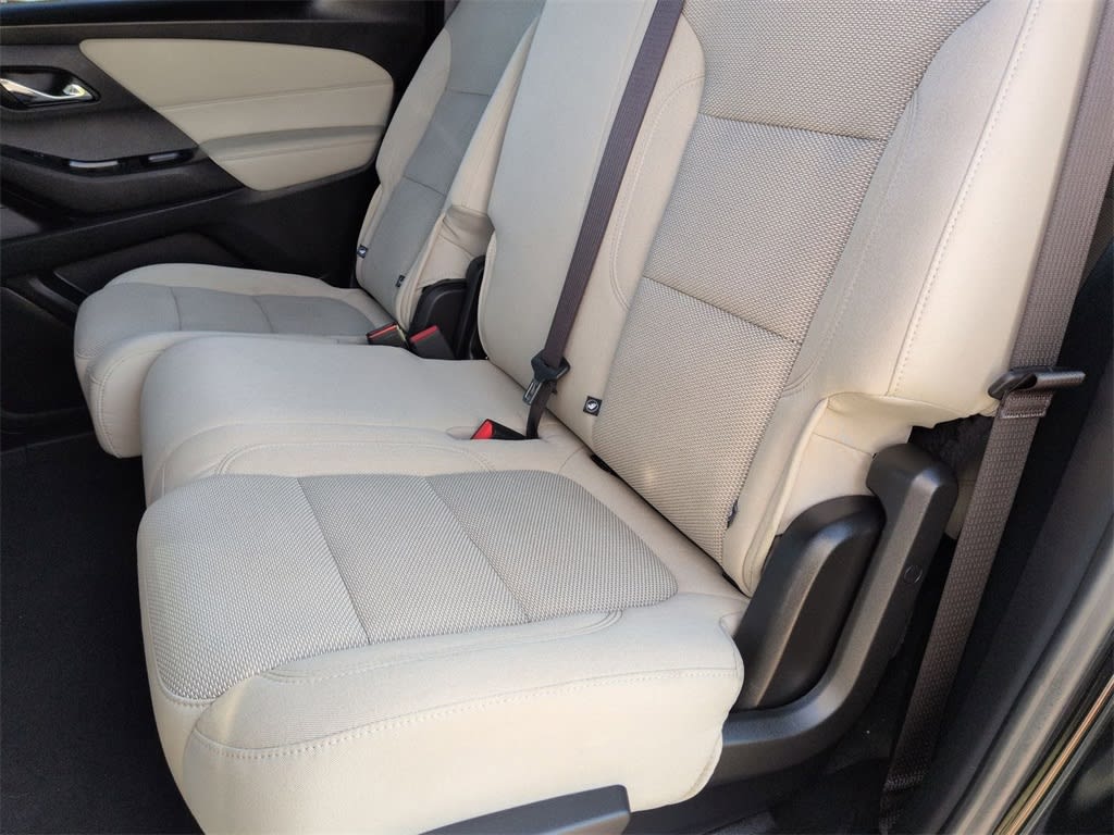 Thumbnail: 2023 Chevrolet Traverse - 27