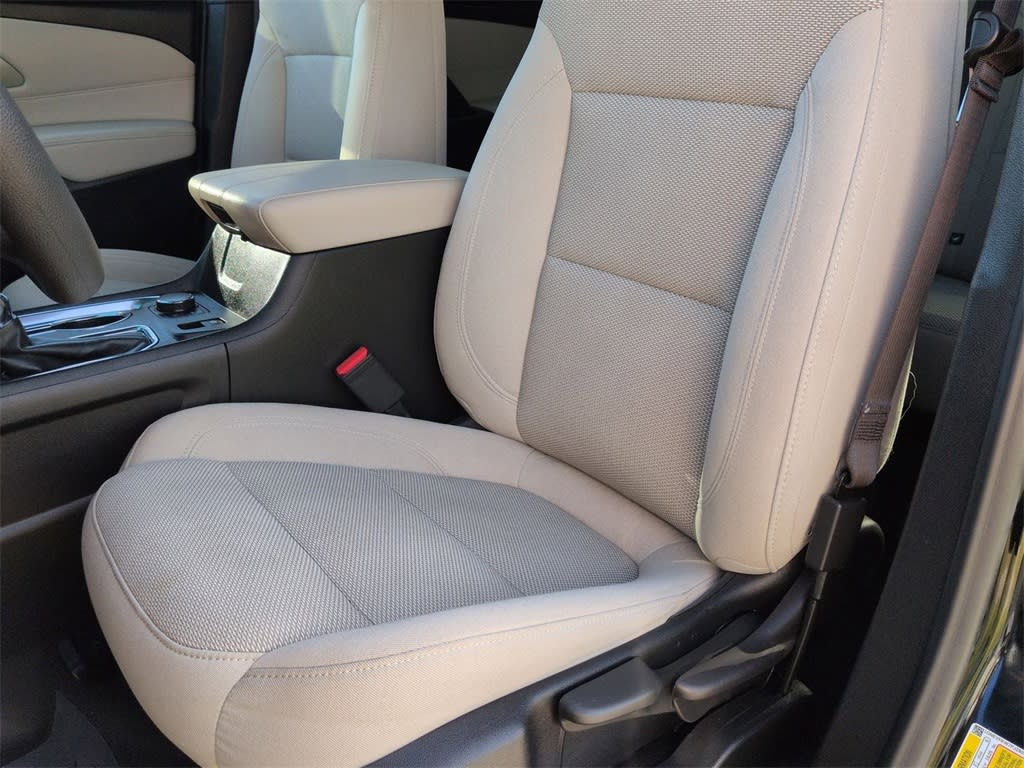 Thumbnail: 2023 Chevrolet Traverse - 10