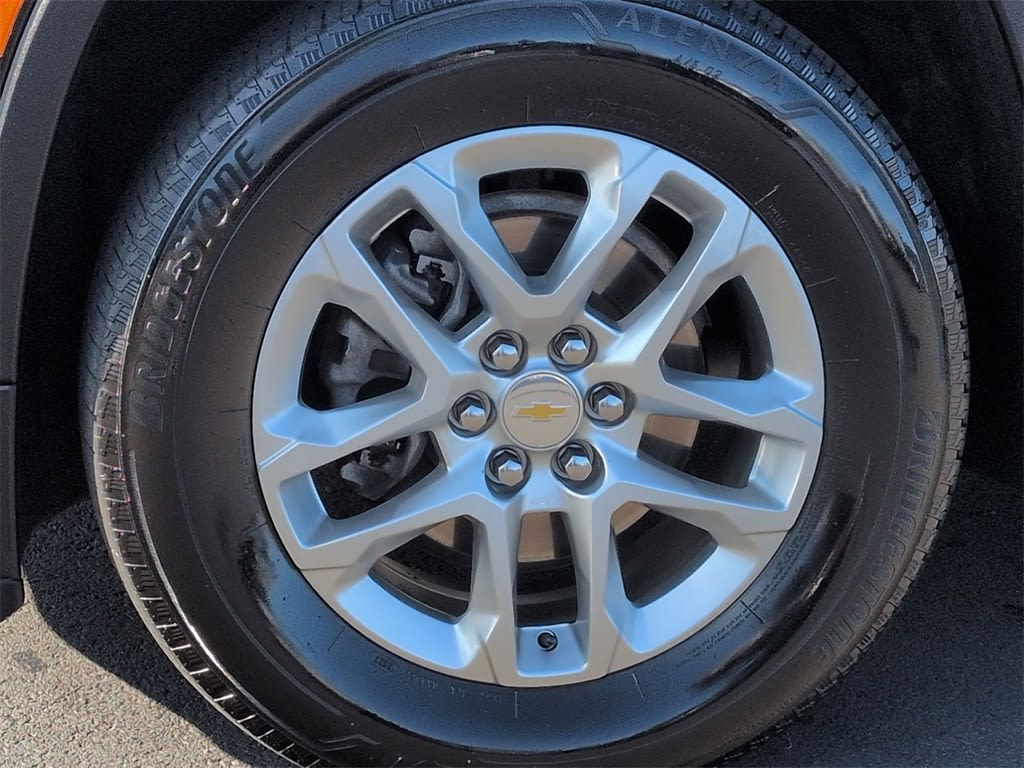 Thumbnail: 2023 Chevrolet Traverse - 7