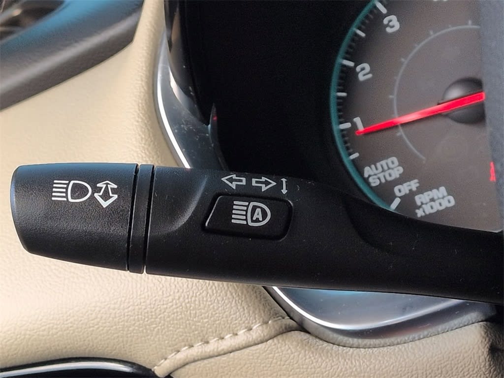 Thumbnail: 2023 Chevrolet Traverse - 15