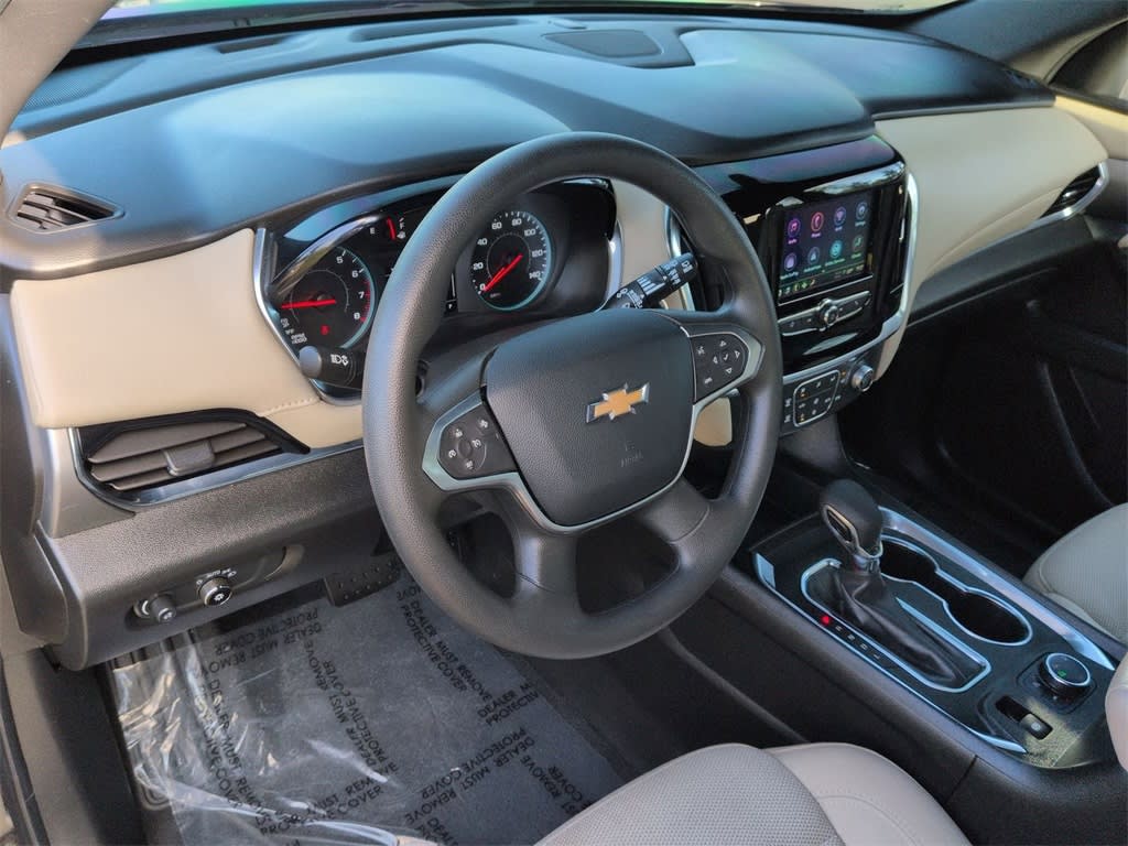 Thumbnail: 2023 Chevrolet Traverse - 2