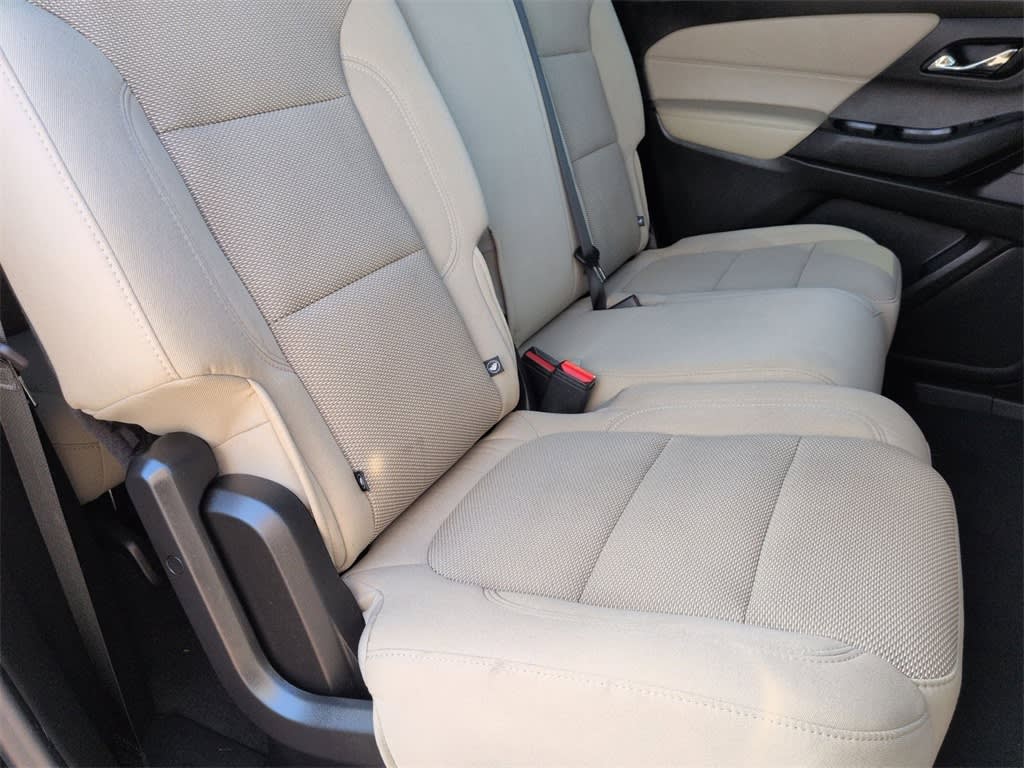 Thumbnail: 2023 Chevrolet Traverse - 28