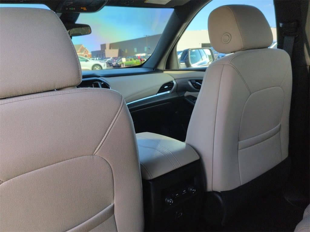 Thumbnail: 2023 Chevrolet Traverse - 11