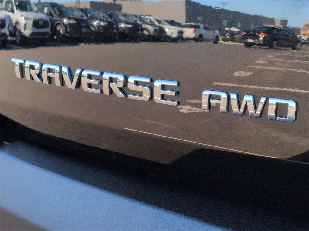 Thumbnail: 2023 Chevrolet Traverse - 6