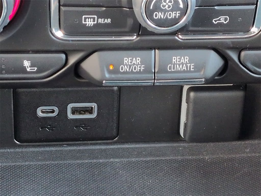 Thumbnail: 2022 Chevrolet Suburban - 34