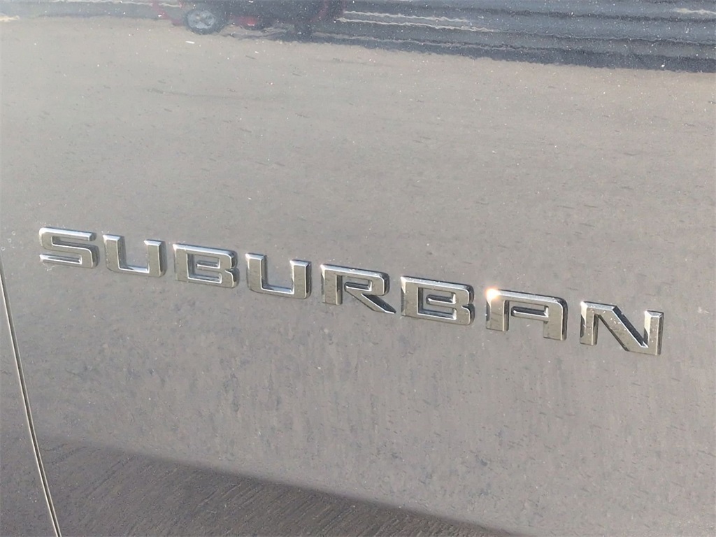 Thumbnail: 2022 Chevrolet Suburban - 6