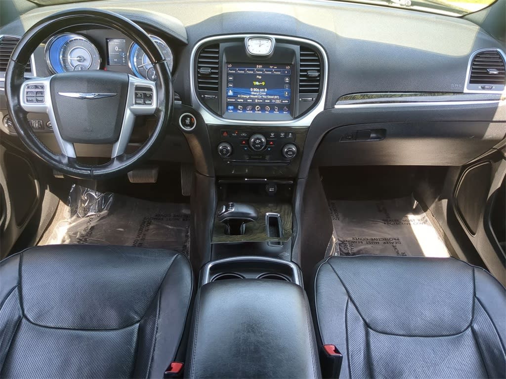 2014 Chrysler 300 C 9