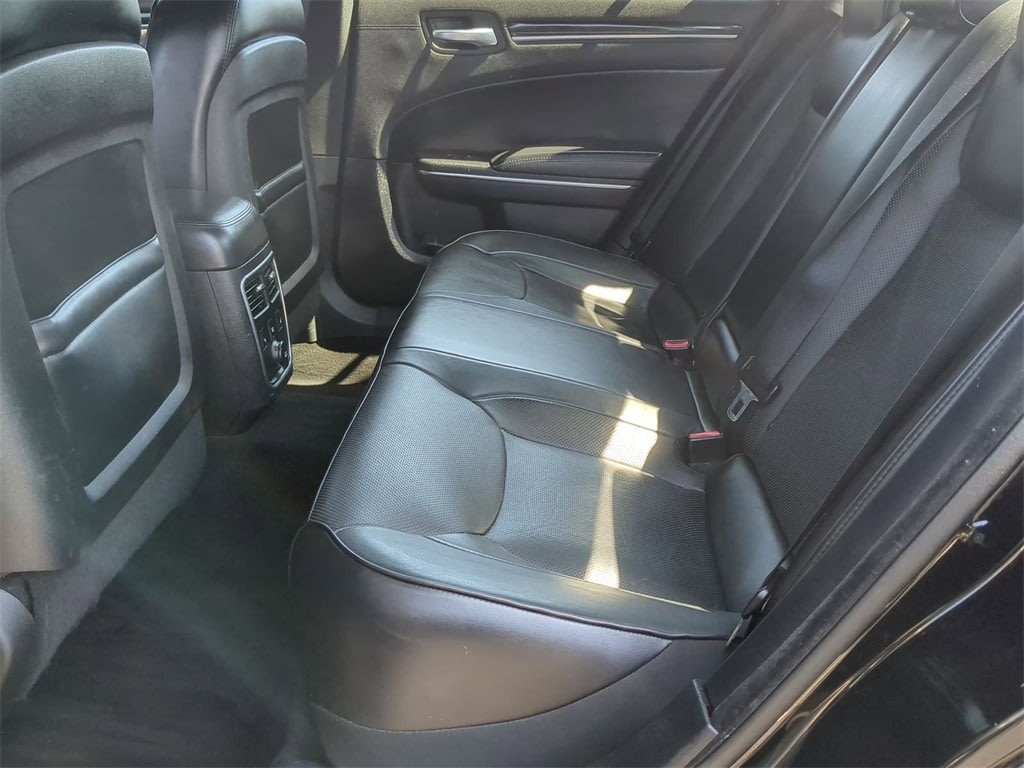 2014 Chrysler 300 C 12
