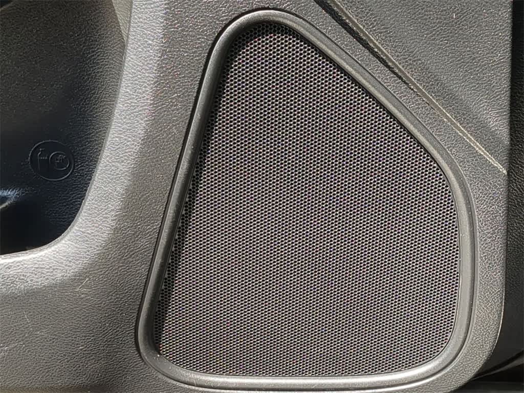 2014 Chrysler 300 C 34
