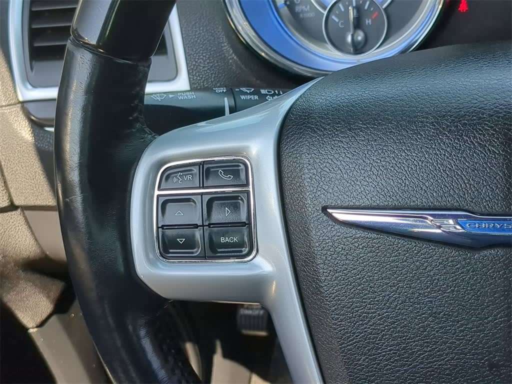 2014 Chrysler 300 C 28