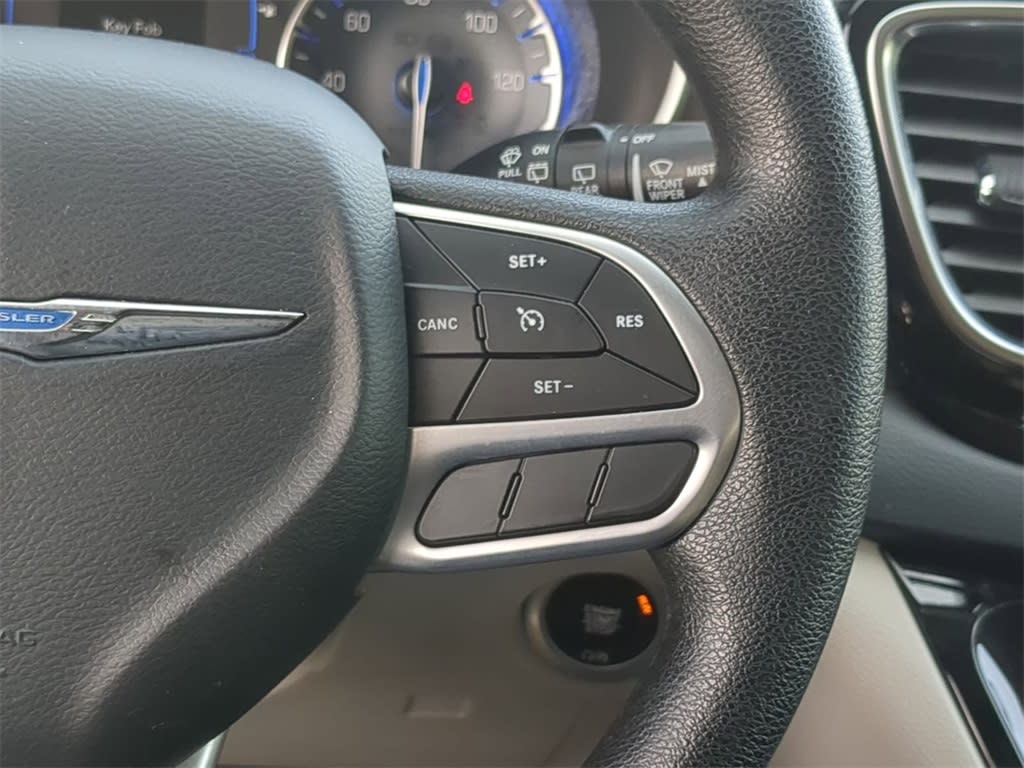 2020 Chrysler Voyager L 30