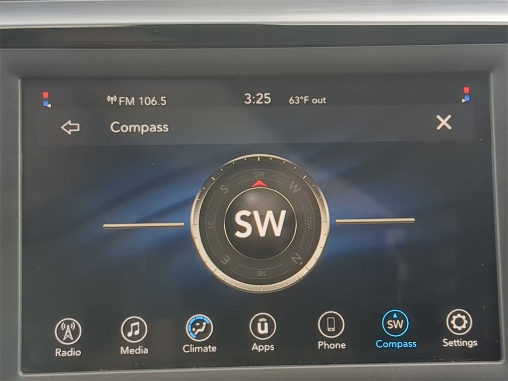 2020 Chrysler Voyager L 12