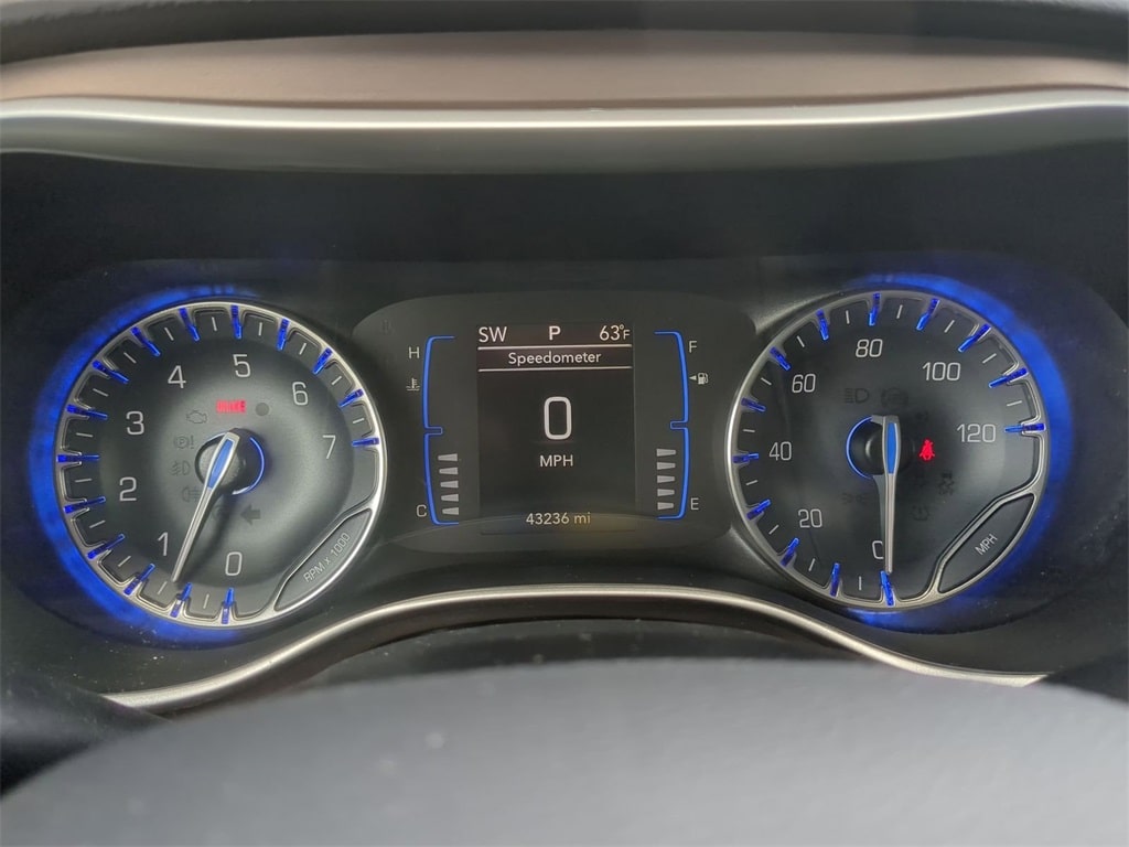 2020 Chrysler Voyager L 35