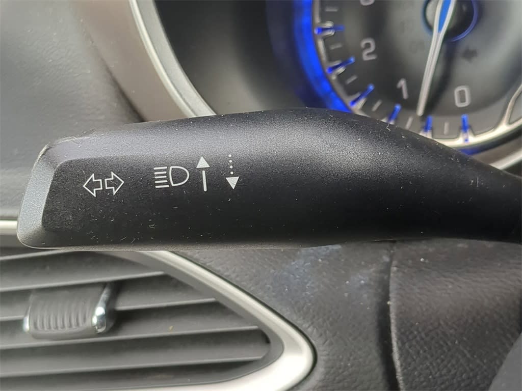 2020 Chrysler Voyager L 31