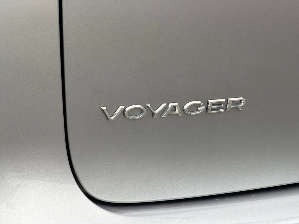 Thumbnail: 2021 Chrysler Voyager - 25