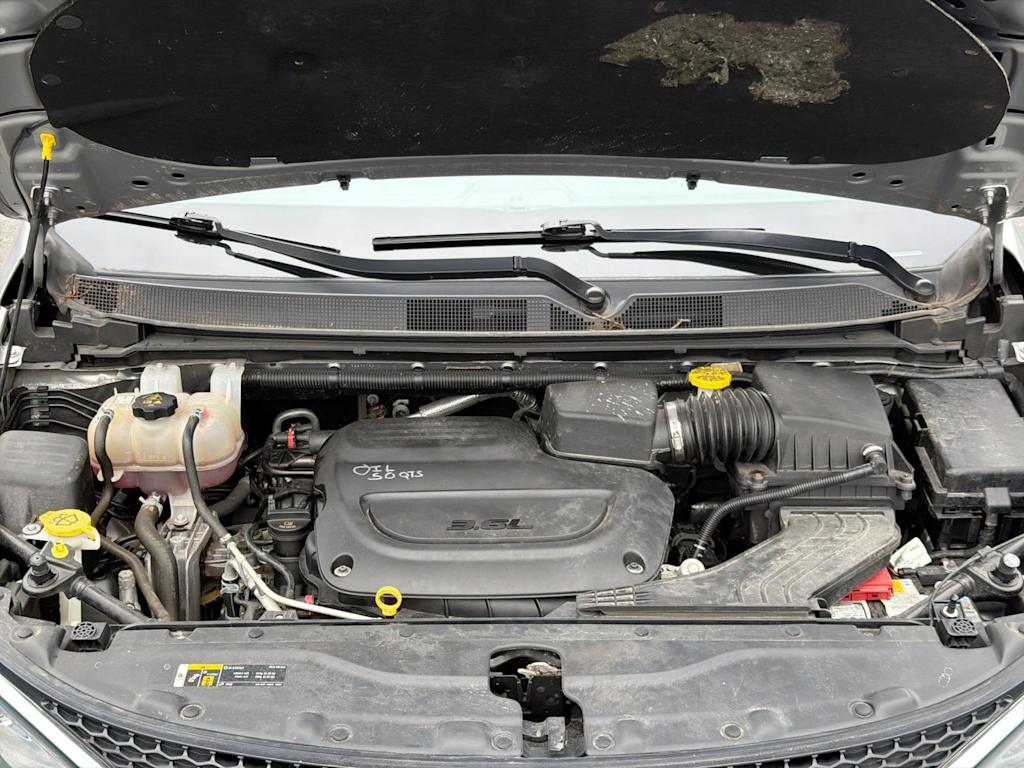 Thumbnail: 2021 Chrysler Voyager - 8