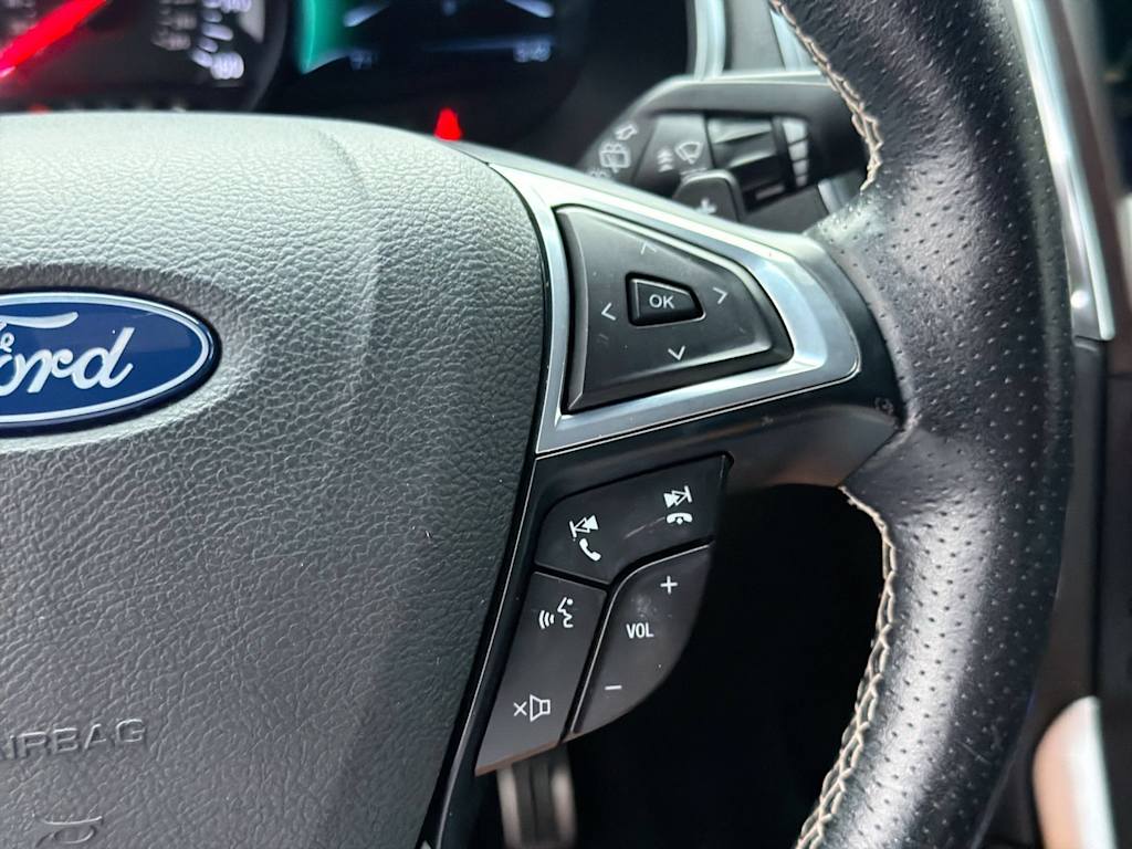 Thumbnail: 2019 Ford Edge - 32