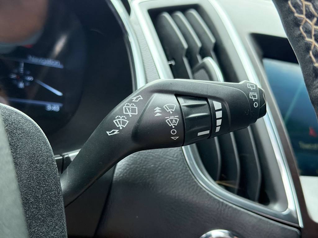 Thumbnail: 2019 Ford Edge - 16
