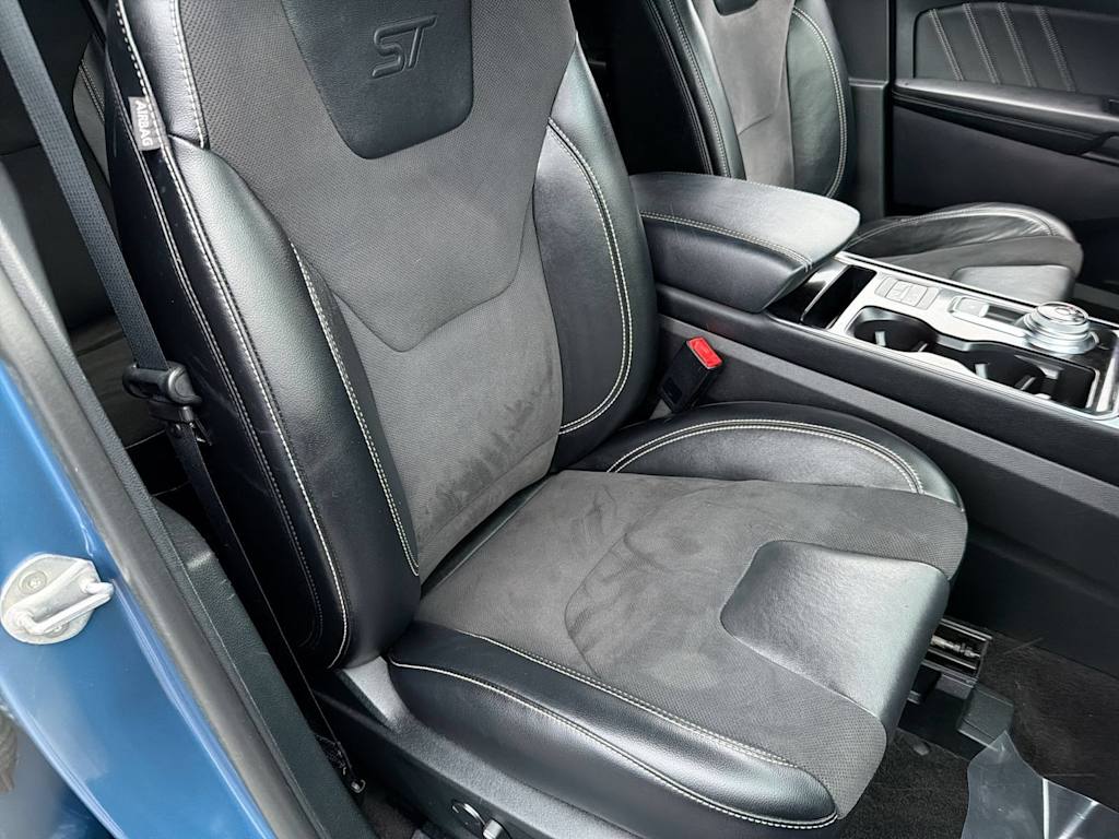 Thumbnail: 2019 Ford Edge - 30
