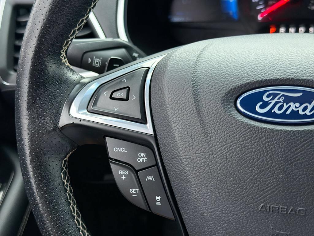 Thumbnail: 2019 Ford Edge - 31