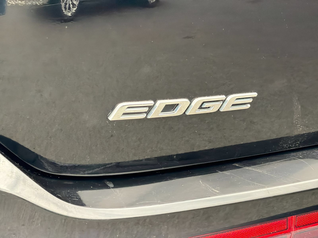 Thumbnail: 2018 Ford Edge - 25