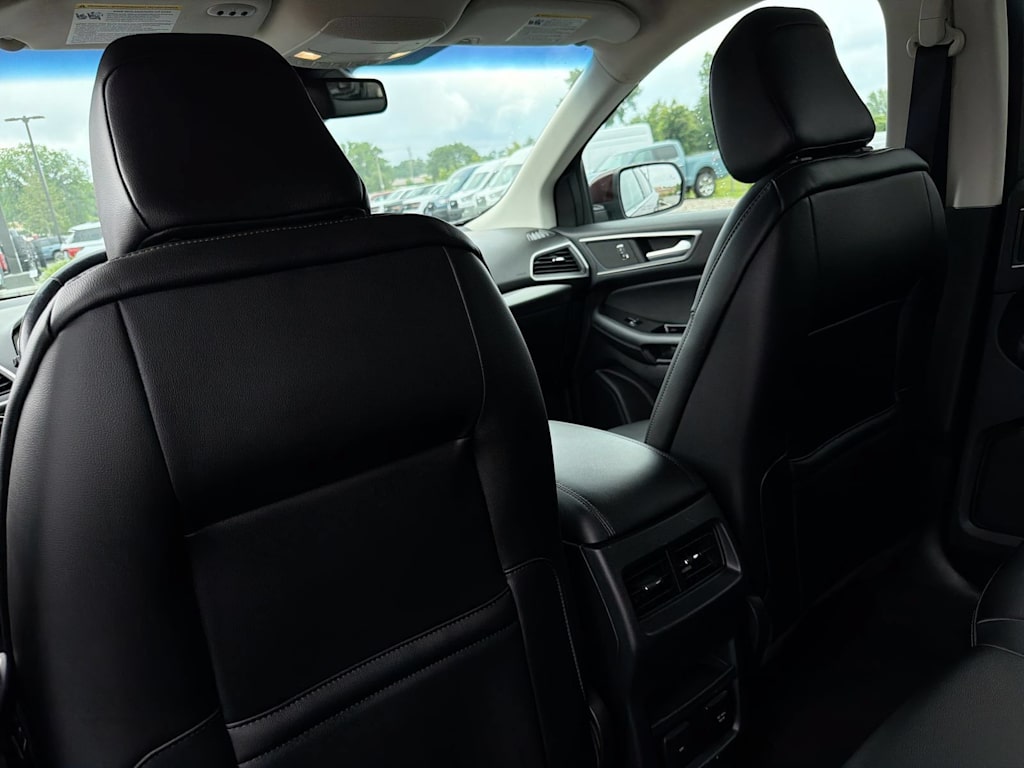 Thumbnail: 2020 Ford Edge - 28