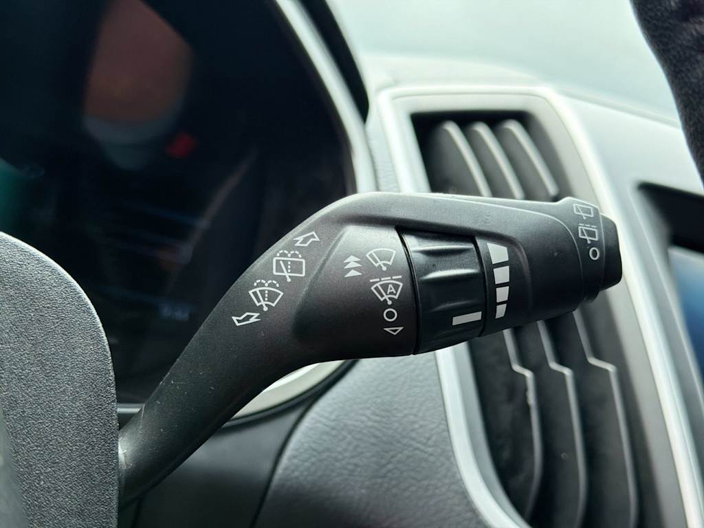 Thumbnail: 2020 Ford Edge - 32